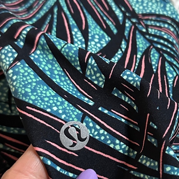 LULULEMON Tight Stuff Tight in Mini Palm Lace Tofino Teal Multi Sz. 8 - Picture 11 of 12